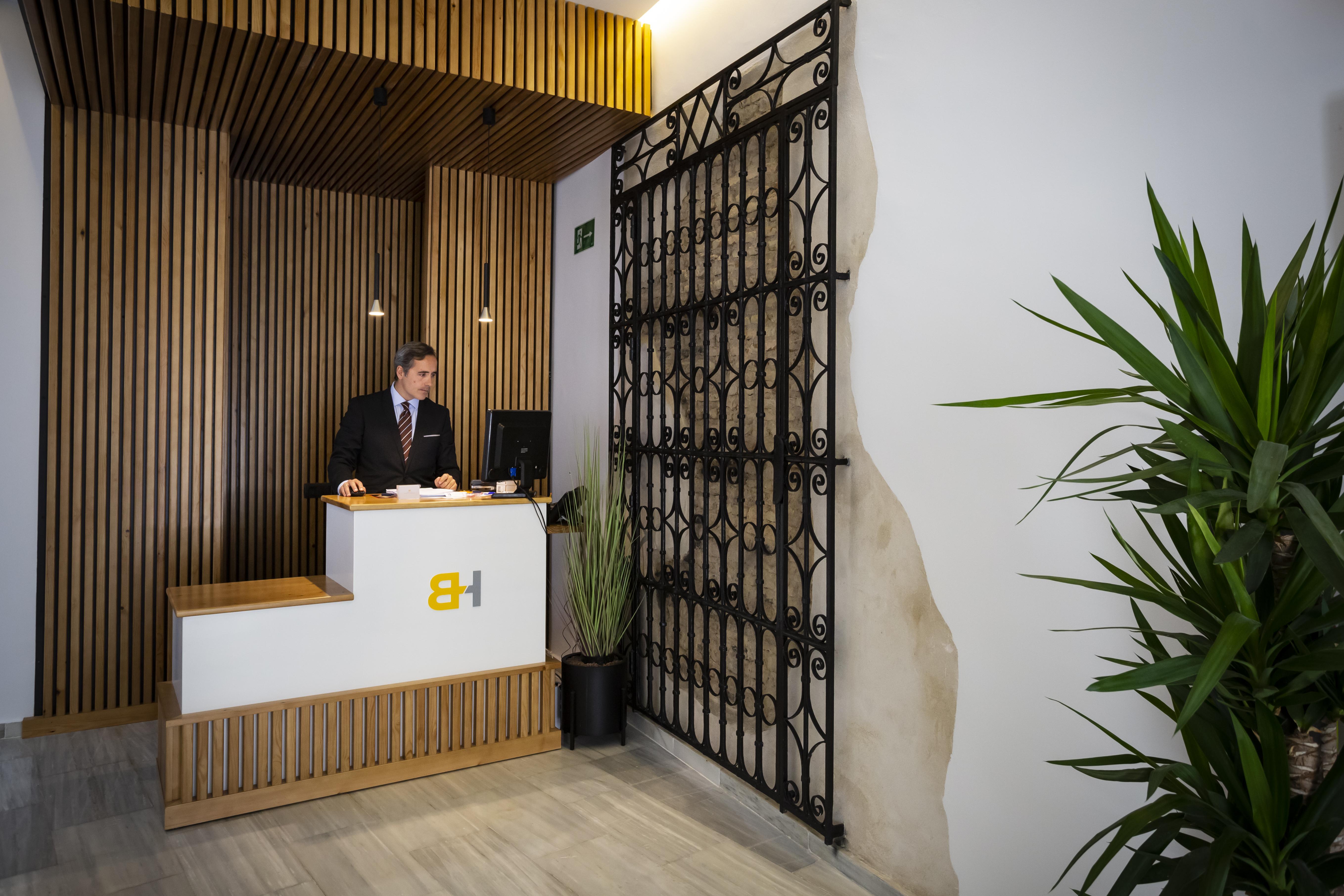 Basic Hotel Sevilla Catedral Exterior foto